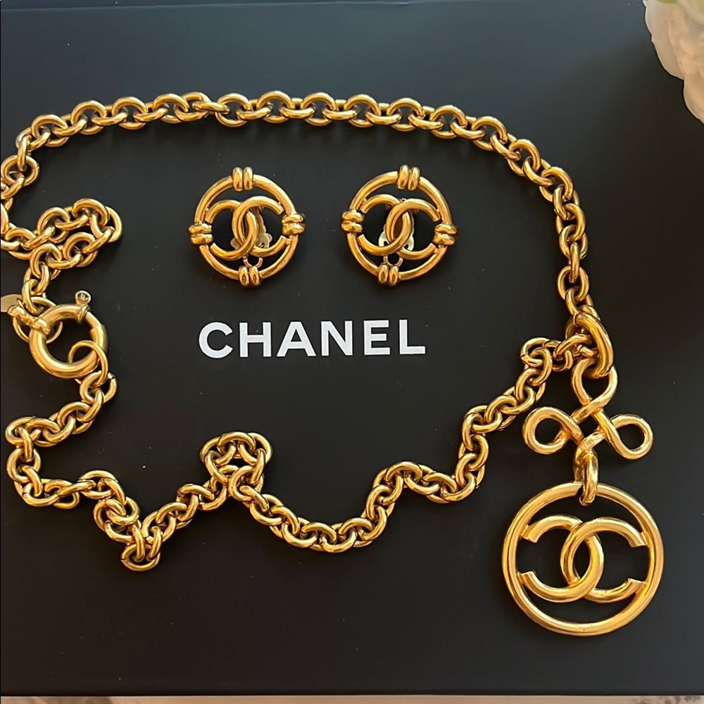 CHANEL Gold Necklace with Iconic Double-C Pendant